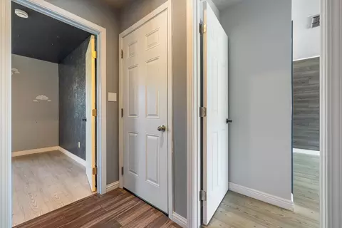 Entry Way - 590 Kirkland Ct, Turlock, CA 95382 photo 9 of 9