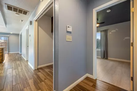 Entry Way - 590 Kirkland Ct, Turlock, CA 95382 photo 8 of 9