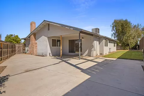 Exterior - 590 Kirkland Ct, Turlock, CA 95382 photo 4 of 9