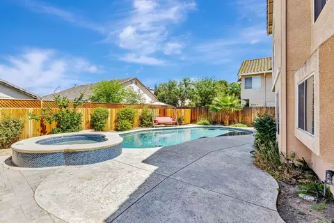 Exterior - 1375 Eagle St, Tracy, CA 95376 photo 6 of 8