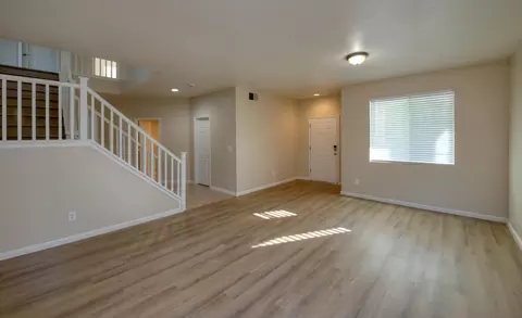 Living - 628 Roadrunner Dr, Patterson, CA 95363 photo 3 of 10