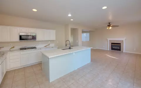 Kitchen - 628 Roadrunner Dr, Patterson, CA 95363 photo 1 of 3