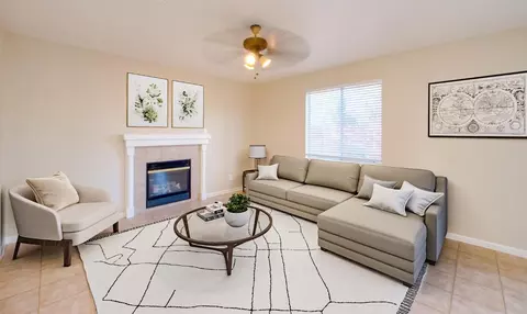Living - 628 Roadrunner Dr, Patterson, CA 95363 photo 6 of 10