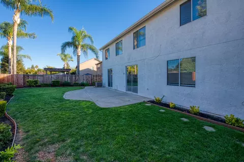 Exterior - 628 Roadrunner Dr, Patterson, CA 95363 photo 4 of 6