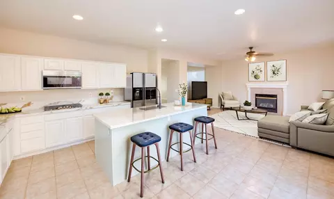 Kitchen - 628 Roadrunner Dr, Patterson, CA 95363 photo 2 of 3