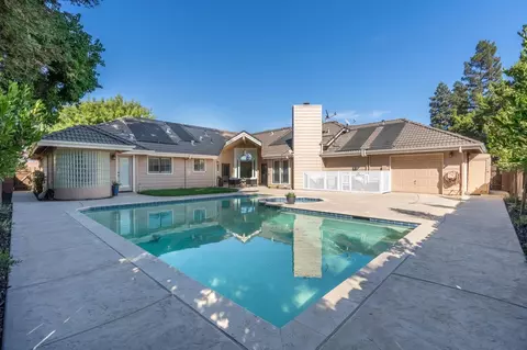 Exterior - 2500 Van Hoeks Cir, Modesto, CA 95356 photo 7 of 11