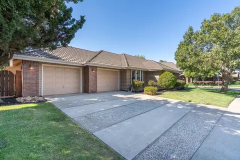 Exterior - 2500 Van Hoeks Cir, Modesto, CA 95356 photo 5 of 11