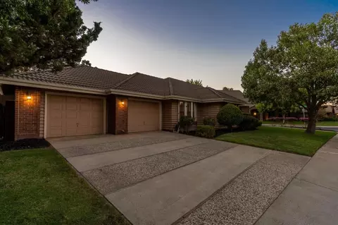 Exterior - 2500 Van Hoeks Cir, Modesto, CA 95356 photo 10 of 11