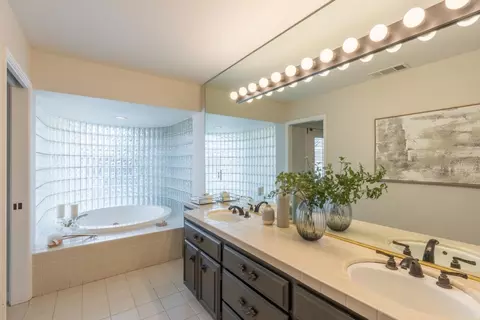 Bath - 2500 Van Hoeks Cir, Modesto, CA 95356 photo 1 of 4