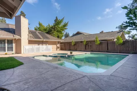 Exterior - 2500 Van Hoeks Cir, Modesto, CA 95356 photo 6 of 11