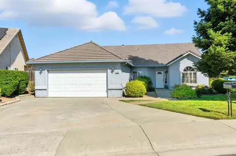 1052 Mockingbird Ln, Valley Springs, CA 95252