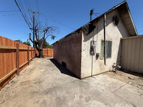 Exterior - 735 Benson Ave, Modesto, CA 95354 photo 5 of 6