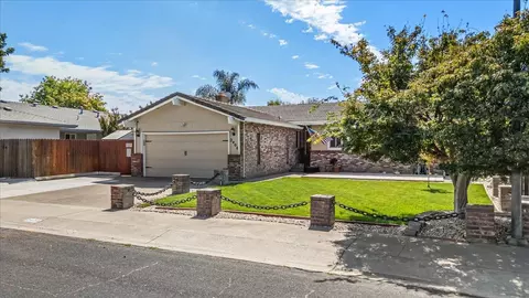 2408 Tejon St, Lodi, CA 95242 photo 3