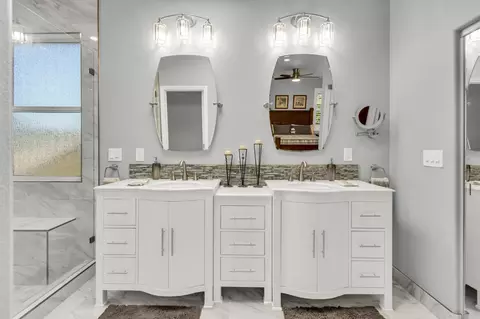 Bath - 1176 Cobble Fields Ct, Folsom, CA 95630 photo 5 of 10