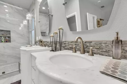Bath - 1176 Cobble Fields Ct, Folsom, CA 95630 photo 6 of 10
