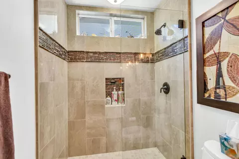 Bath - 1176 Cobble Fields Ct, Folsom, CA 95630 photo 2 of 10