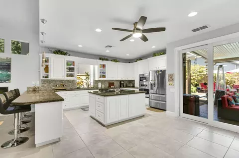 Kitchen - 1176 Cobble Fields Ct, Folsom, CA 95630 photo 3 of 8