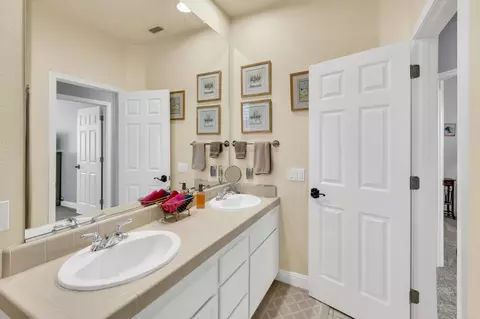 Bath - 1176 Cobble Fields Ct, Folsom, CA 95630 photo 10 of 10