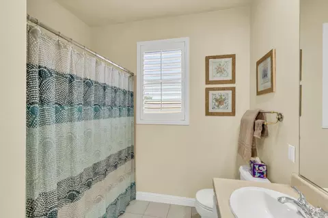 Bath - 1176 Cobble Fields Ct, Folsom, CA 95630 photo 9 of 10