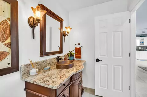 Bath - 1176 Cobble Fields Ct, Folsom, CA 95630 photo 3 of 10
