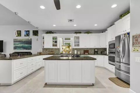Kitchen - 1176 Cobble Fields Ct, Folsom, CA 95630 photo 4 of 8