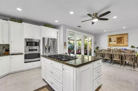 Kitchen - 1176 Cobble Fields Ct, Folsom, CA 95630 photo 6 of 8