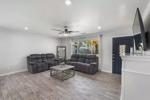 626 Mamilane, Modesto, CA 95351 photo 2