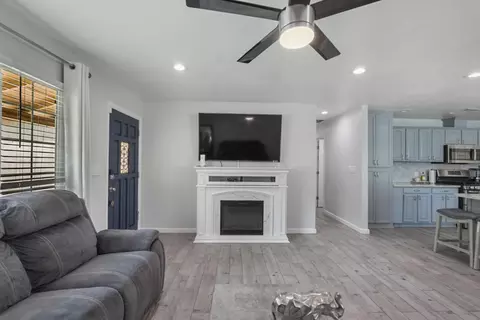 626 Mamilane, Modesto, CA 95351 photo 3