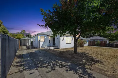 3829 39th St, Sacramento, CA 95820