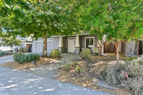 623 Ivy Loop, Winters, CA 95694 photo 2