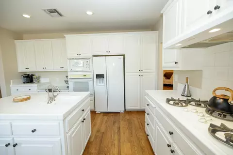 Kitchen - 4132 Mayfield Dr, Modesto, CA 95356 photo 4 of 7