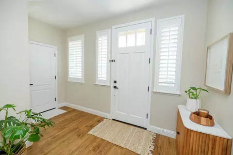 Entry Way - 4132 Mayfield Dr, Modesto, CA 95356 photo 2 of 15