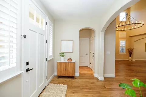 Entry Way - 4132 Mayfield Dr, Modesto, CA 95356 photo 3 of 15