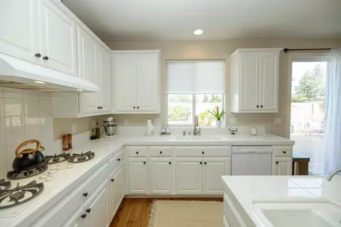 Kitchen - 4132 Mayfield Dr, Modesto, CA 95356 photo 5 of 7