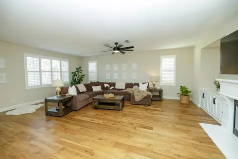 Living - 4132 Mayfield Dr, Modesto, CA 95356 photo 9 of 11