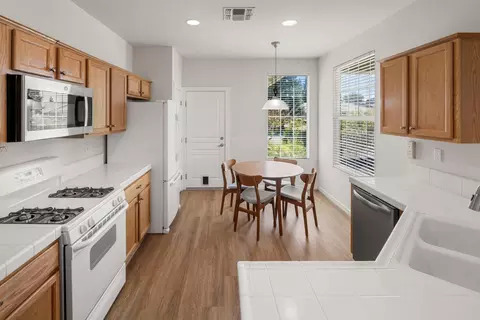 2838 Coopers Hawk Loop, Lincoln, CA 95648 photo 13