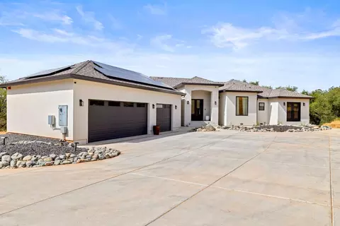 300 Dutch Ravine Ln, Newcastle, CA 95658