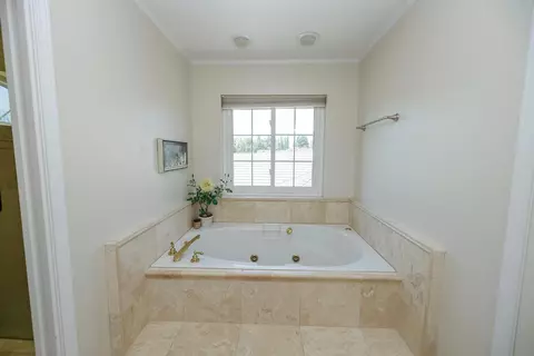 Bath - 1931 N Johnson Rd, Turlock, CA 95382 photo 5 of 8
