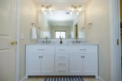 Bath - 1931 N Johnson Rd, Turlock, CA 95382 photo 4 of 8
