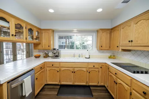 Kitchen - 1931 N Johnson Rd, Turlock, CA 95382 photo 4 of 6