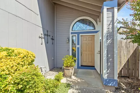 3713 Black Eagle Dr, Antelope, CA 95843 photo 3