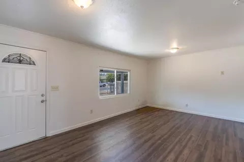Living - 1323 Holm Ave, Modesto, CA 95351 photo 2 of 5