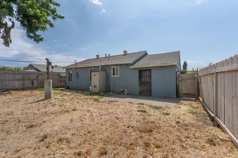 Exterior - 1323 Holm Ave, Modesto, CA 95351 photo 3 of 7