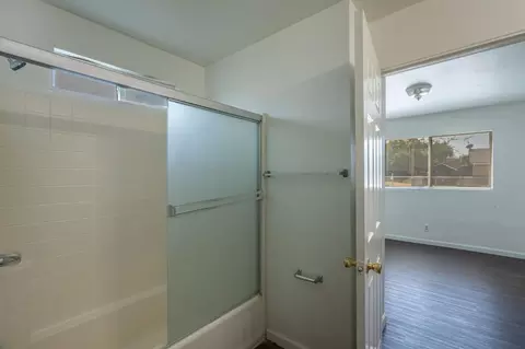 Bath - 1323 Holm Ave, Modesto, CA 95351 photo 2 of 2