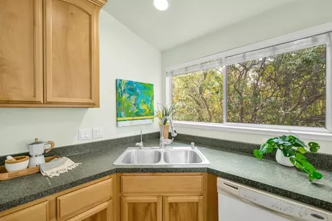 Kitchen - 756 Mulberry Ln, Davis, CA 95616 photo 8 of 8