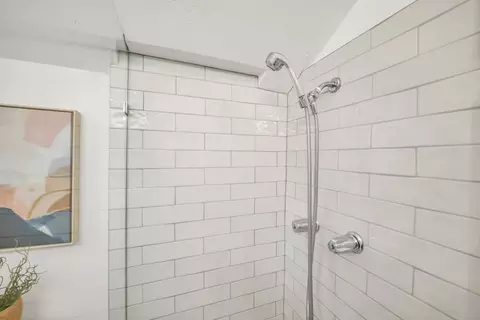 Bath - 756 Mulberry Ln, Davis, CA 95616 photo 4 of 5