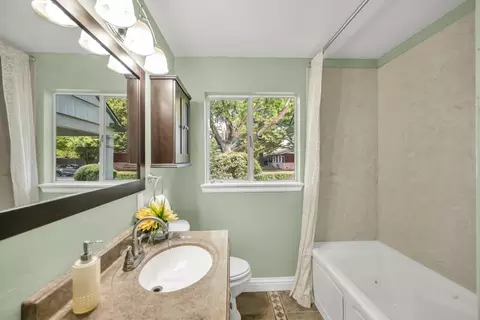 Bath - 756 Mulberry Ln, Davis, CA 95616 photo 1 of 5
