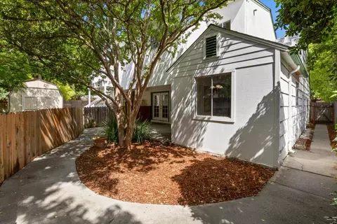 Exterior - 756 Mulberry Ln, Davis, CA 95616 photo 15 of 17