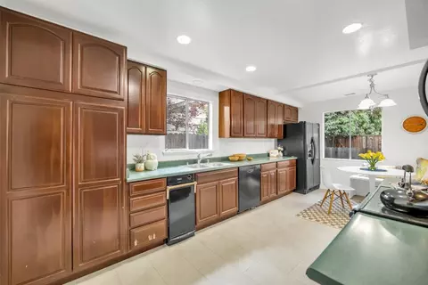 Kitchen - 756 Mulberry Ln, Davis, CA 95616 photo 1 of 8