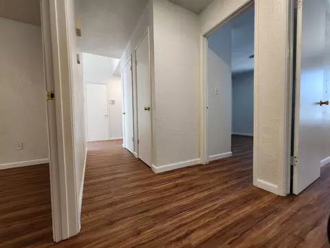 Entry Way - 512 Rachelle Dr, Modesto, CA 95351 photo 1 of 1
